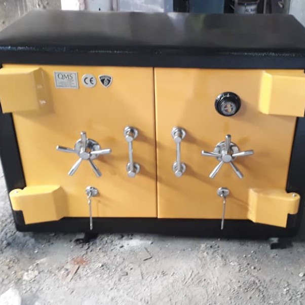 گاوصندوق زیر ویترینی طلافروشی گنجینه 120