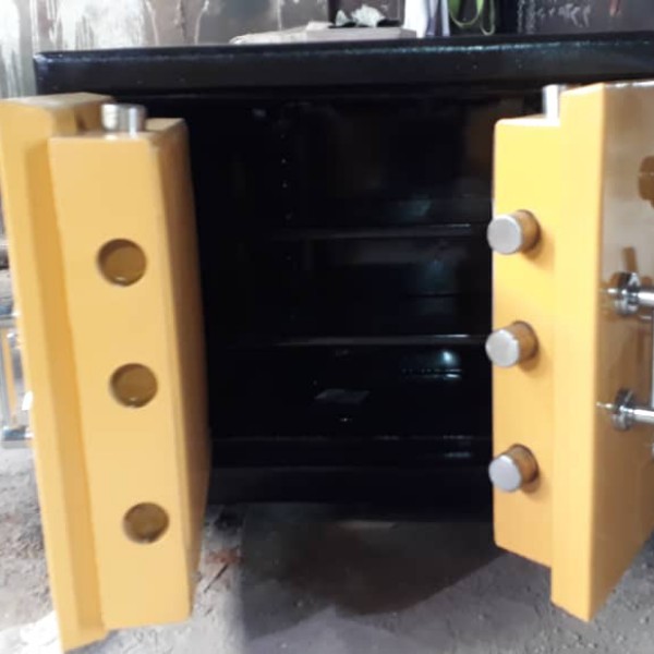 گاوصندوق زیر ویترینی طلافروشی گنجینه 120