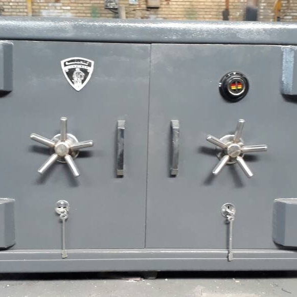 گاوصندوق زیر ویترینی طلافروشی گنجینه 120