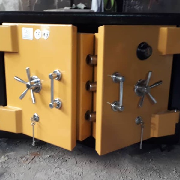 گاوصندوق زیر ویترینی طلافروشی گنجینه 120